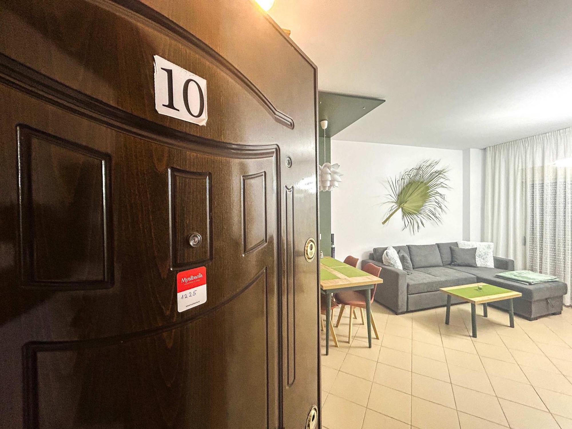 Apartament Golem 1225 *